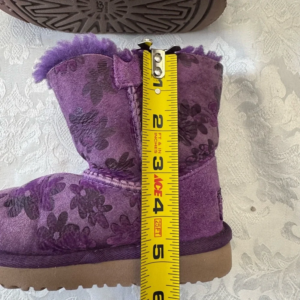 Ugg Bailey Button Boots‎ Purple Flower Kids Size 9 Cozy Comfort